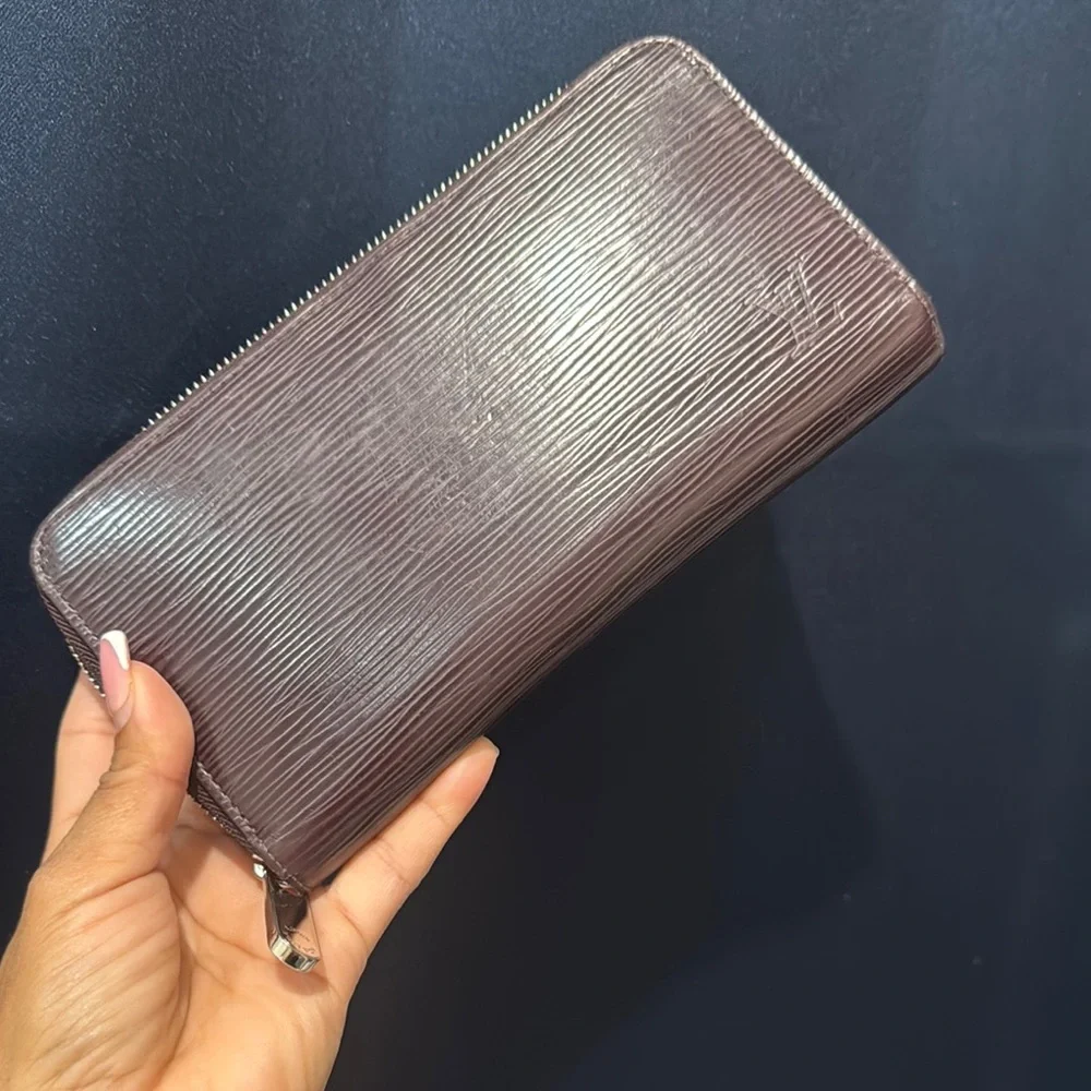 🤎LOUIS VUITTON Epi Electric Zippy Wallet